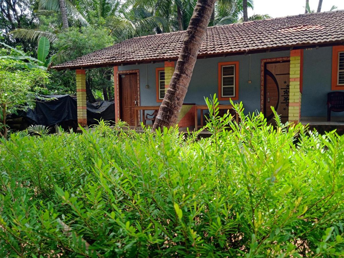 Gundappa Cafe Gokarna Kudle Beach Exterior foto